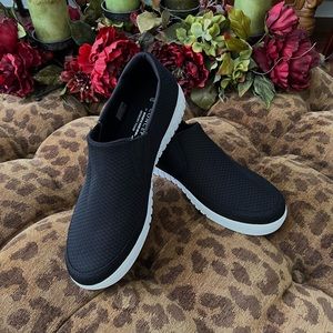 Men’s Skechers Size 13